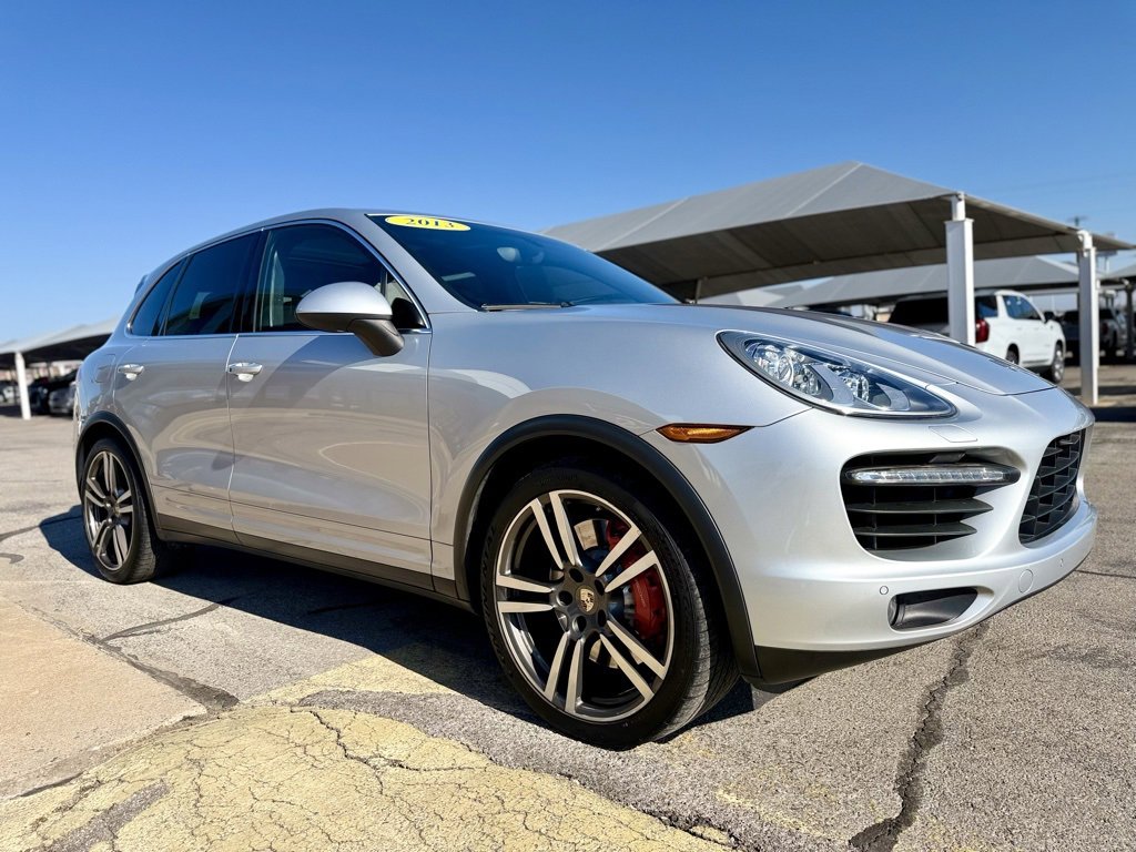 Used 2013 Porsche Cayenne Turbo image 3