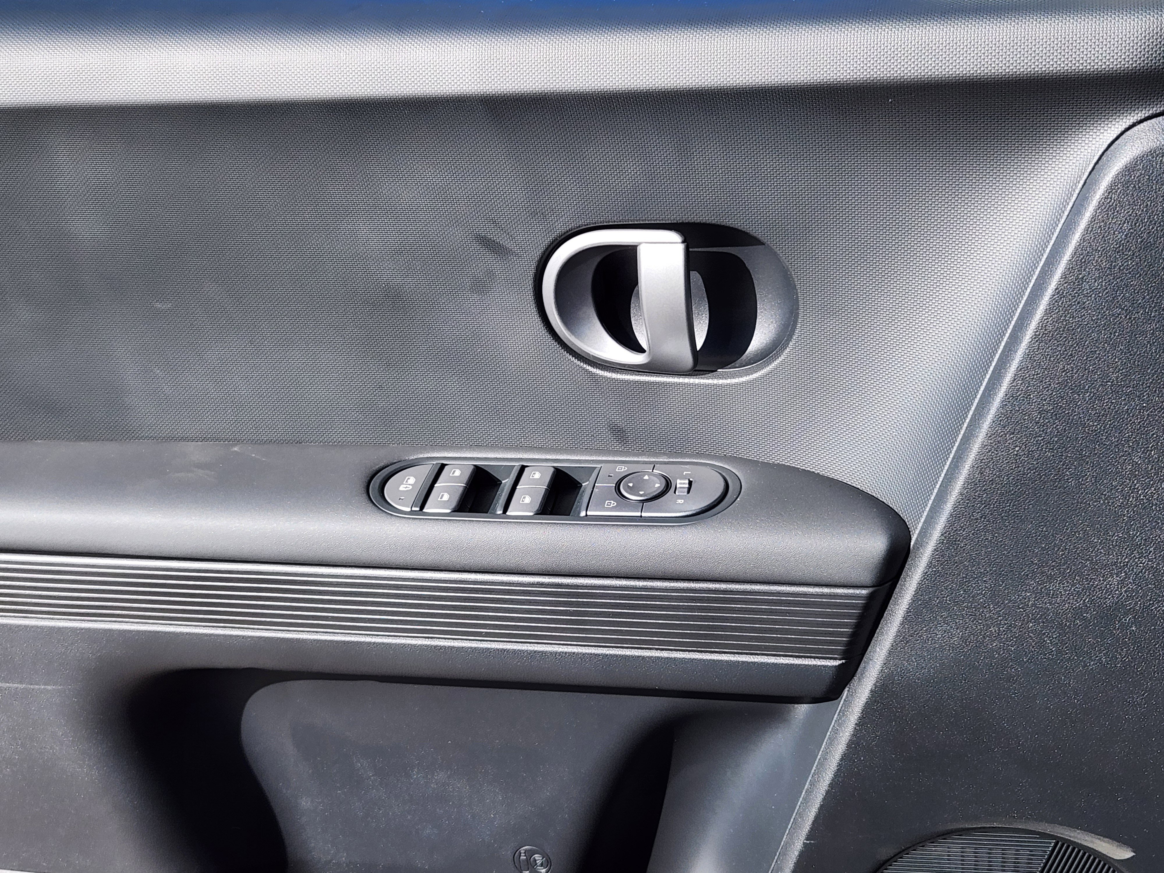 New 2026 Hyundai Ioniq 5 SEL image 7