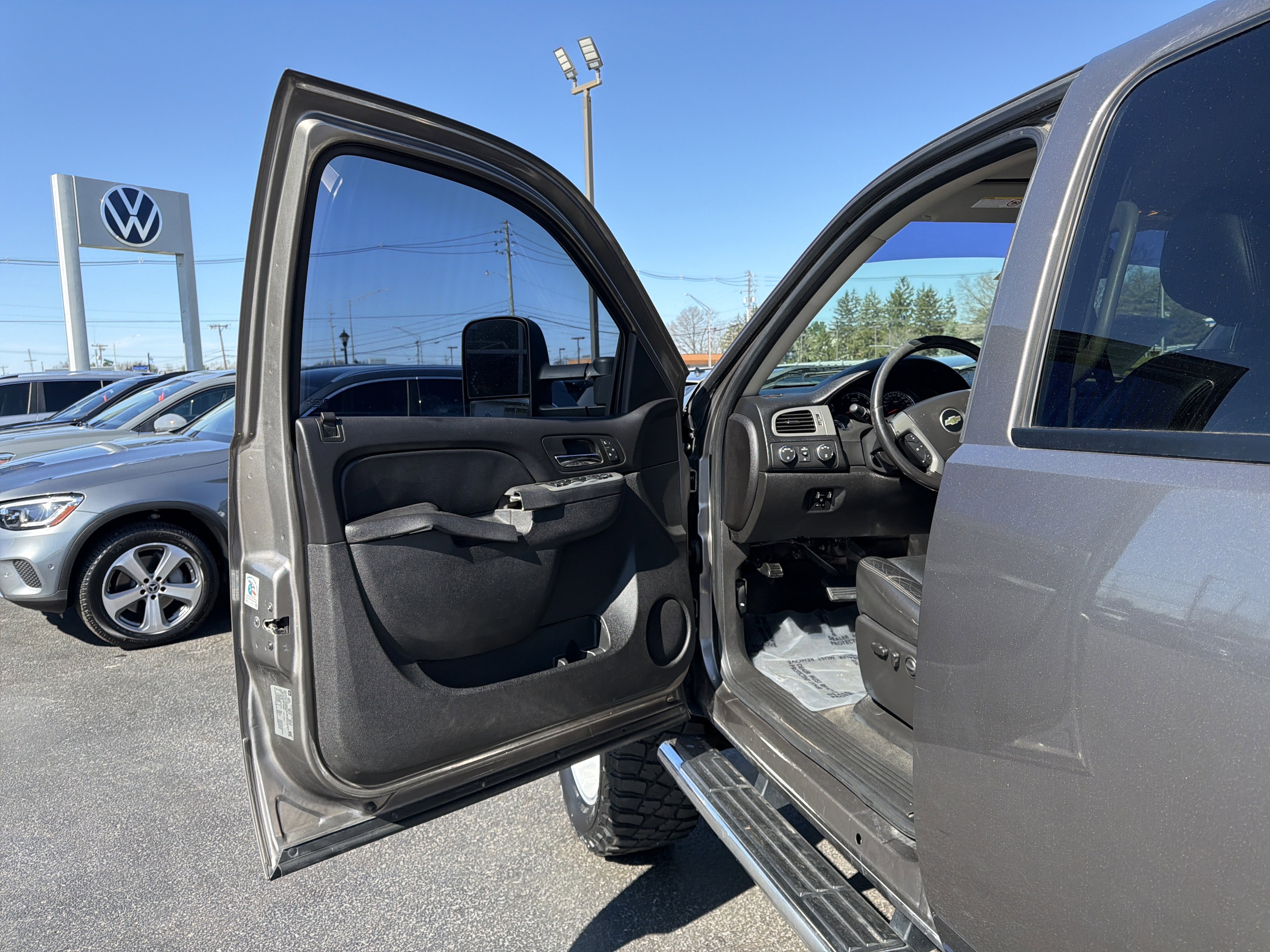 Used 2012 Chevrolet Silverado 2500 LTZ w/ LTZ Plus Package image 10