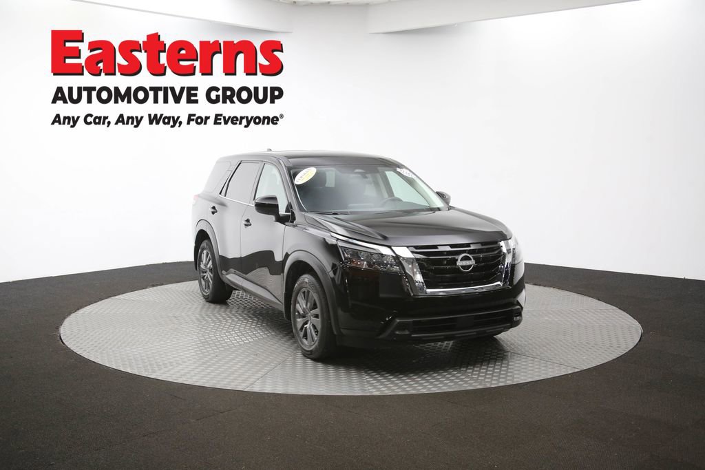 Used 2024 Nissan Pathfinder S image 51