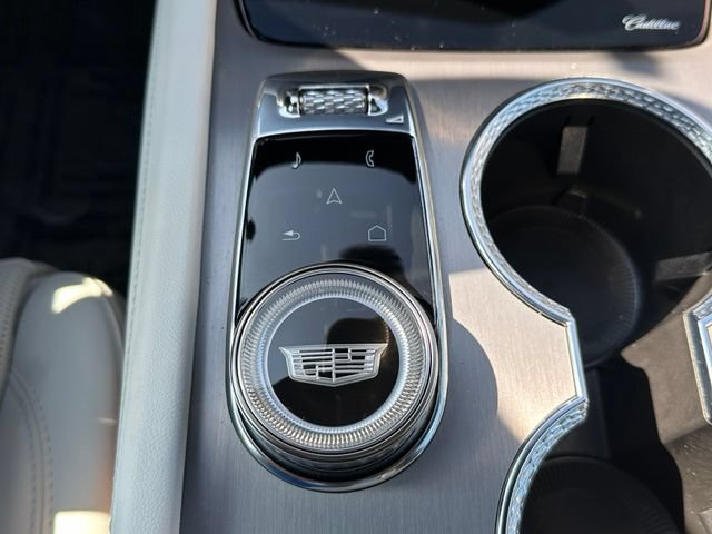 Used 2026 Cadillac Vistiq Luxury w/ LPO, Floor Liner Package AWD/4WD image 40