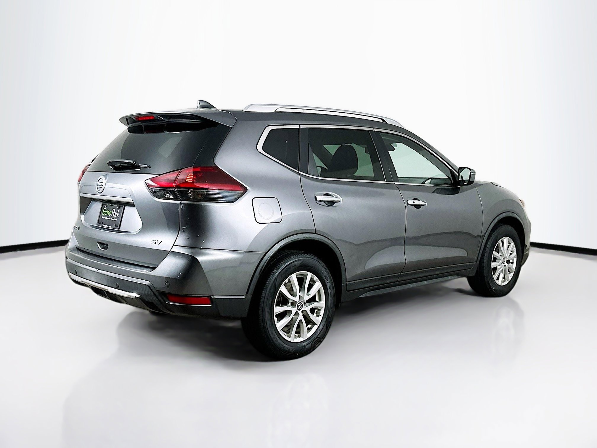 Used 2019 Nissan Rogue SV image 9
