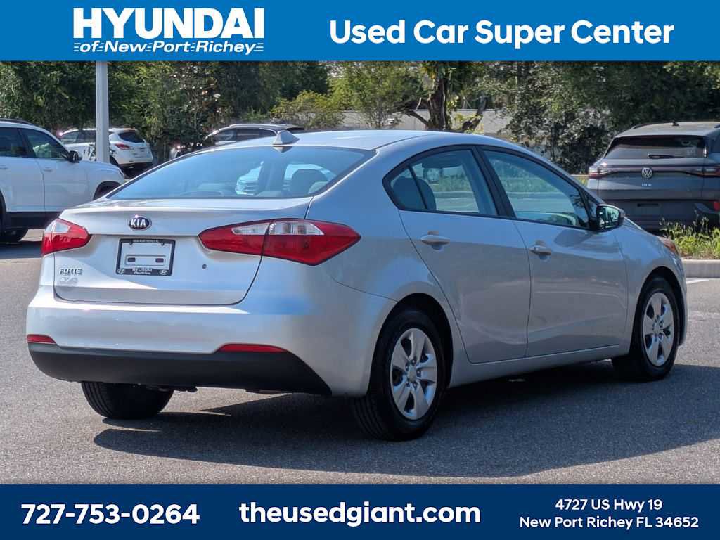 Used 2015 Kia Forte LX FWD image 5