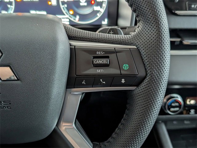 New 2025 Mitsubishi Outlander SE image 18