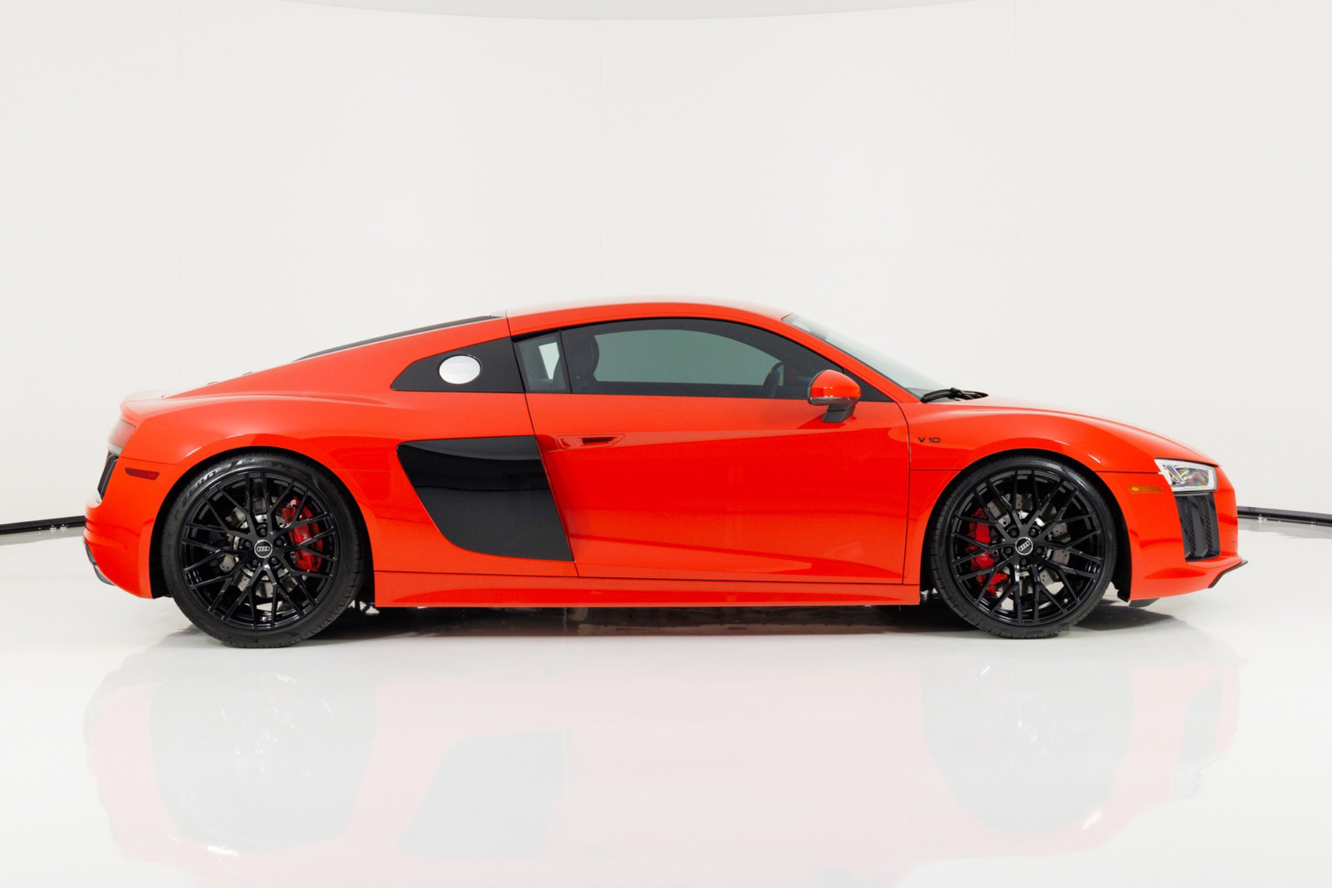 Used 2017 Audi R8 V10 AWD/4WD image 2