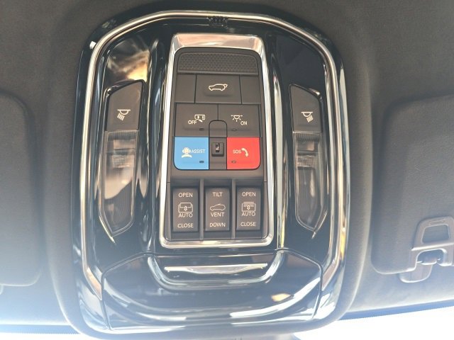 Used 2023 Jeep Grand Cherokee L Summit image 19