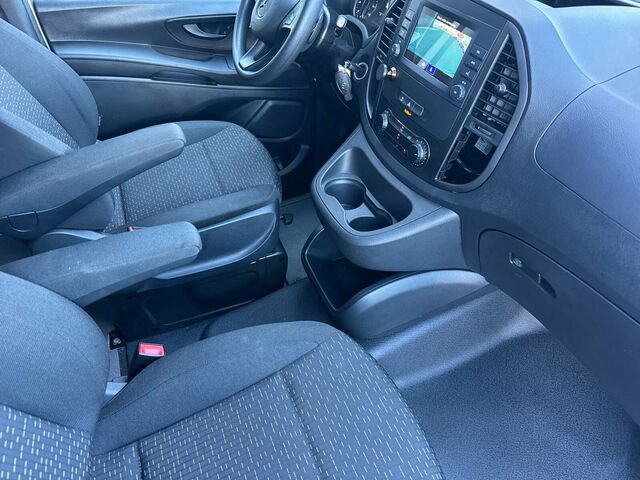 Used 2023 Mercedes-Benz Metris image 19