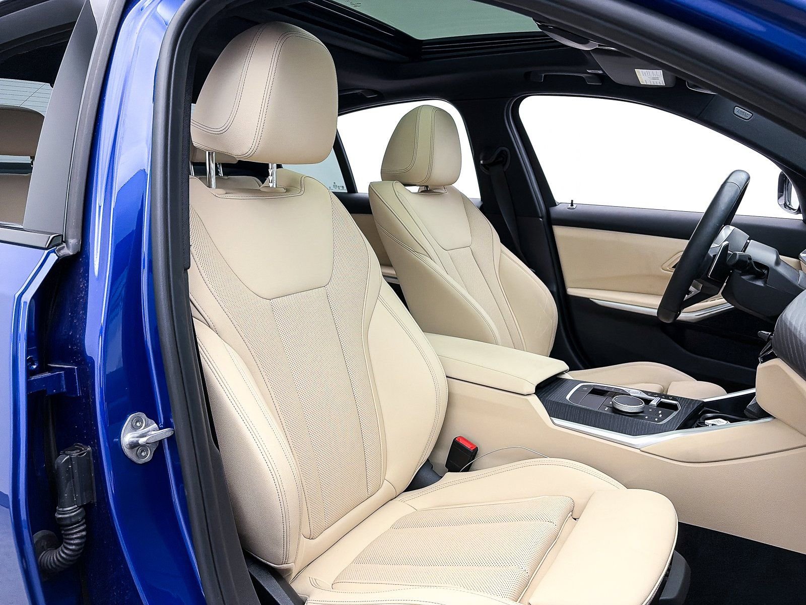 Used 2025 BMW 330i Sedan w/ M Sport Package image 35