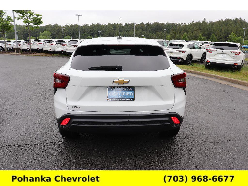 Used 2024 Chevrolet Trax LS w/ LS Convenience Package FWD image 6