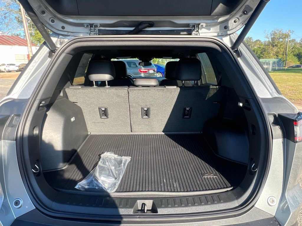 New 2026 Chevrolet Equinox RS w/ LPO, Floor Liner Package image 7