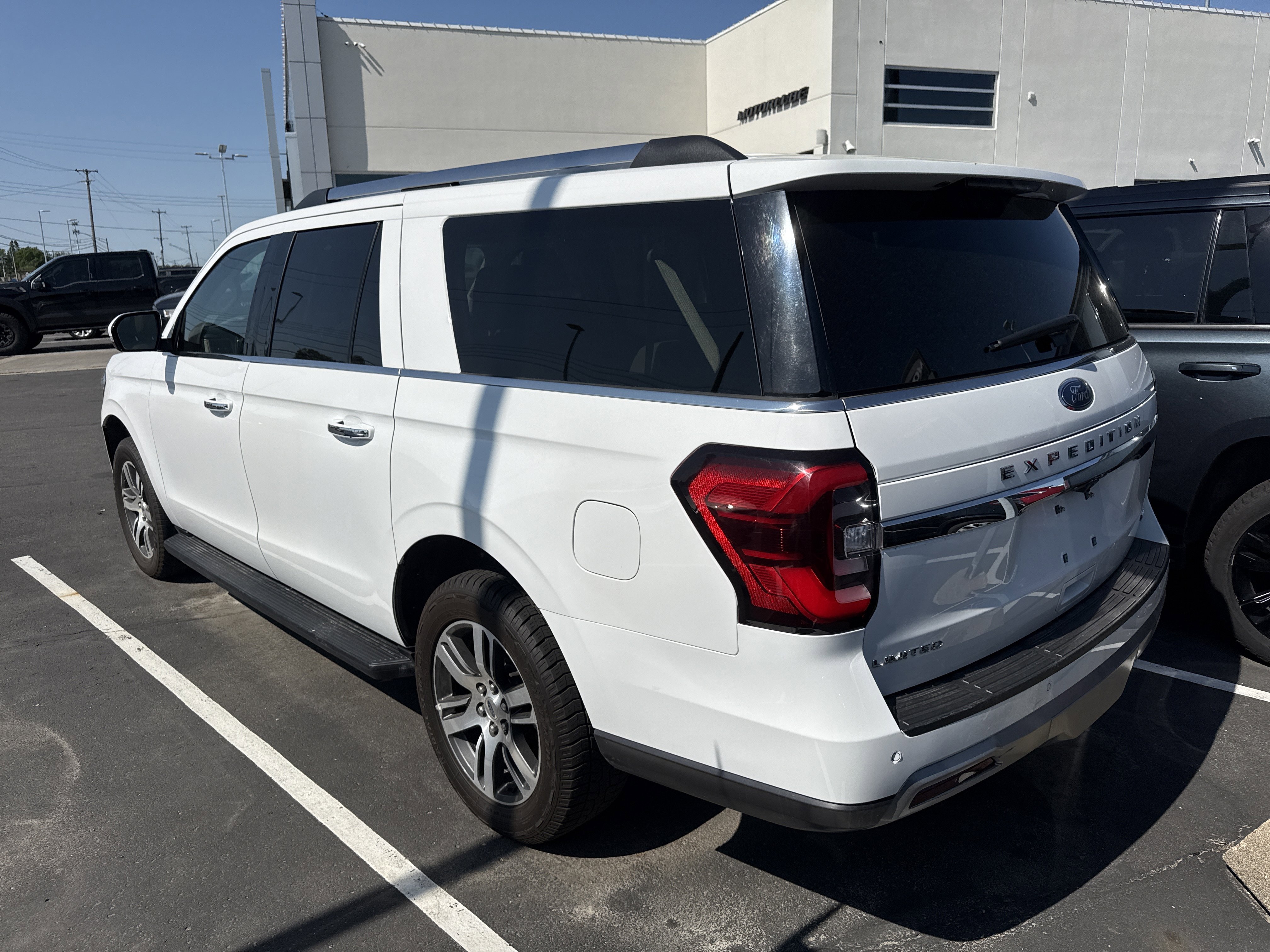 Used 2024 Ford Expedition Max Limited AWD/4WD image 6