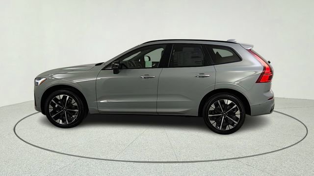 New 2026 Volvo XC60 B5 Plus w/ Climate Package PRO AWD/4WD image 4