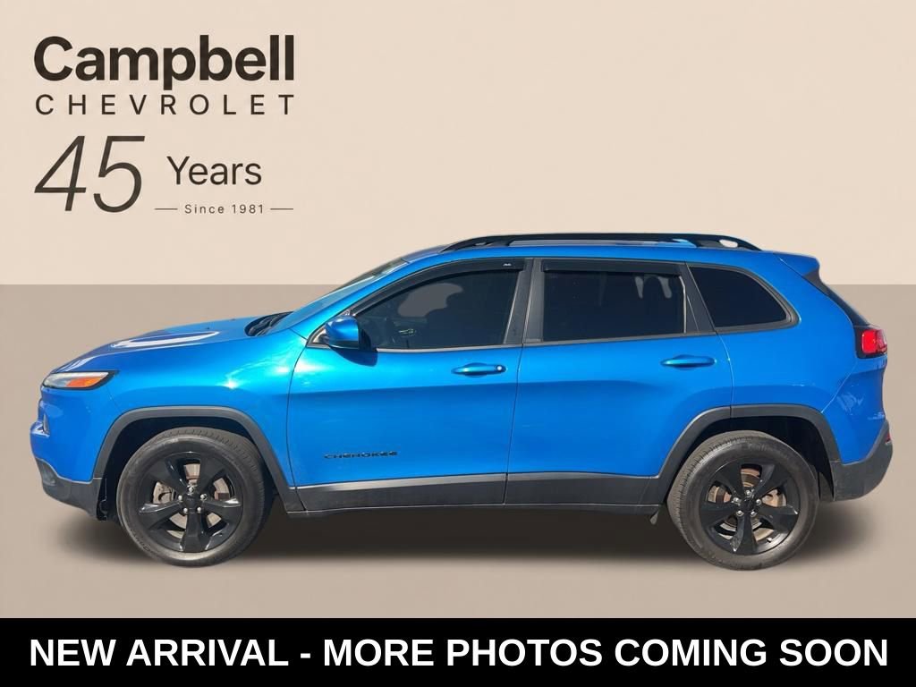 Used 2018 Jeep Cherokee Latitude w/ Altitude Package FWD video 2