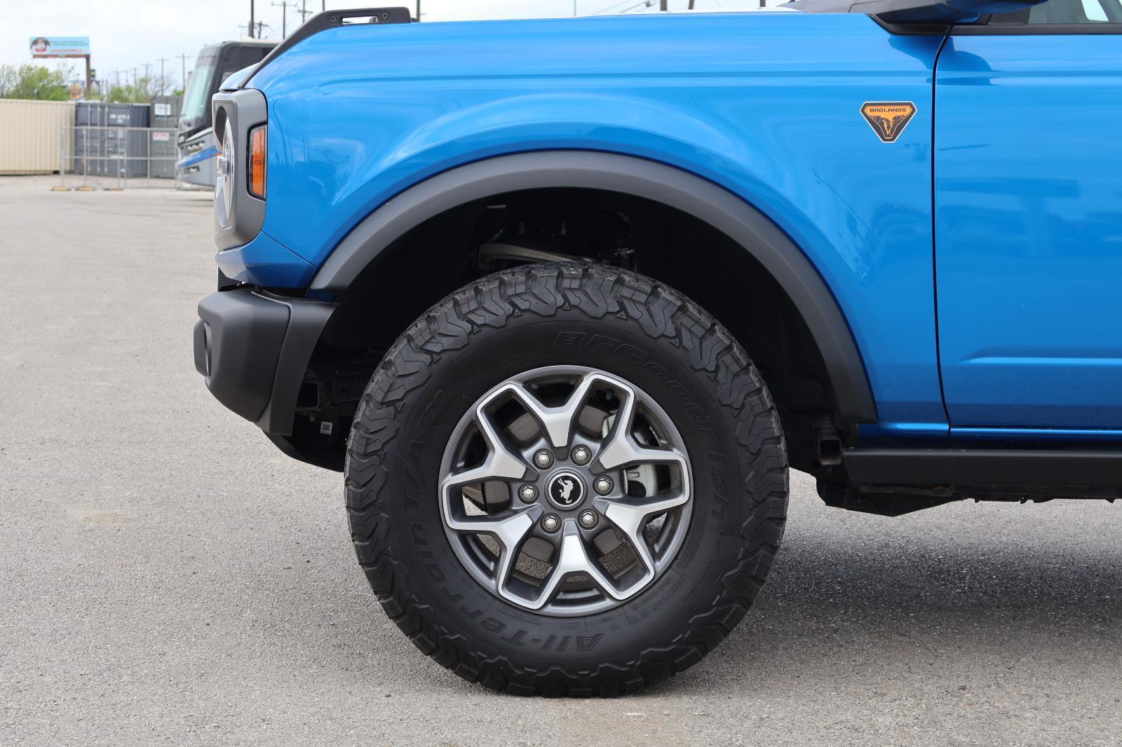 Certified 2025 Ford Bronco Badlands image 3