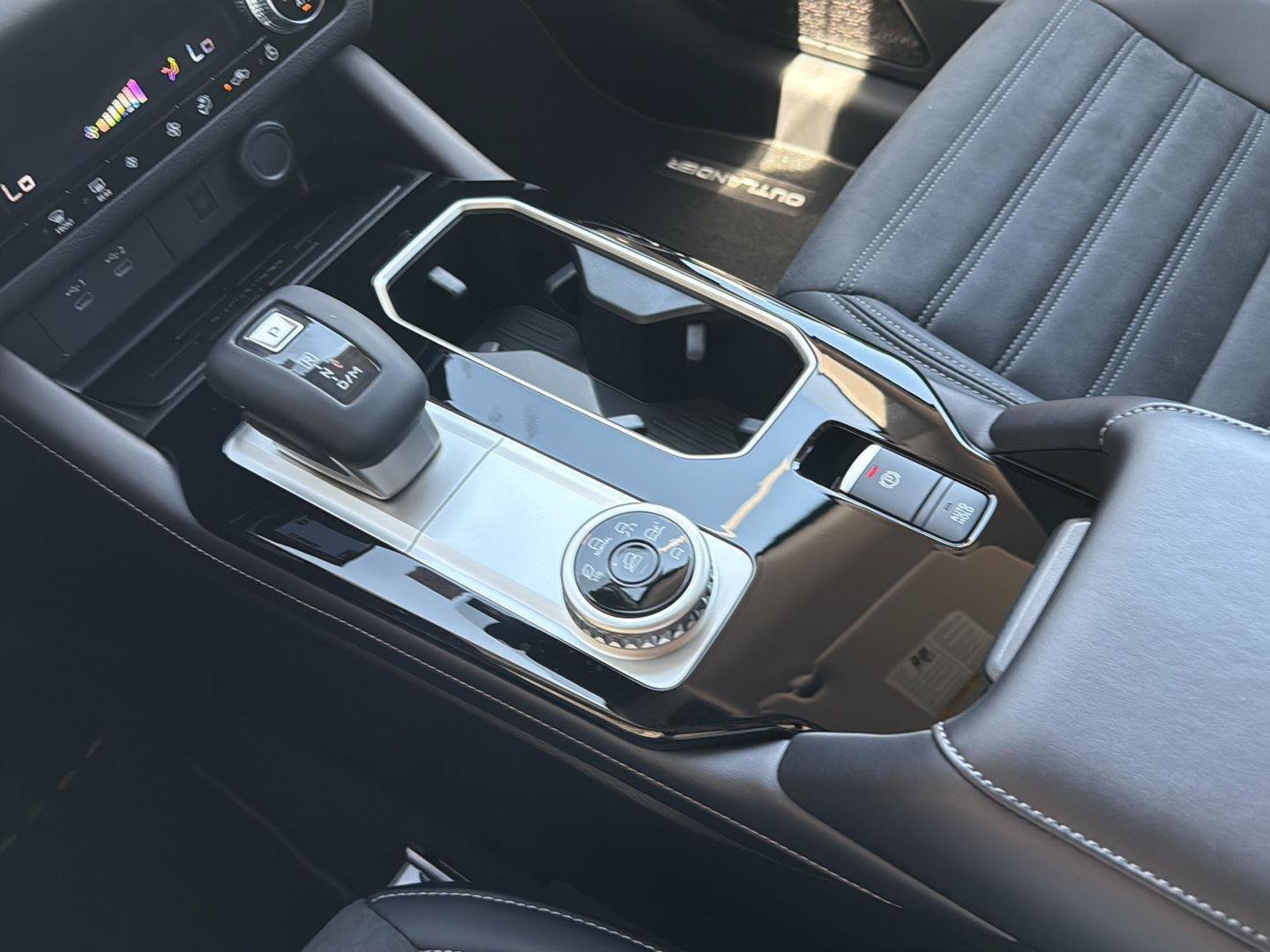 New 2026 Mitsubishi Outlander SE FWD image 19