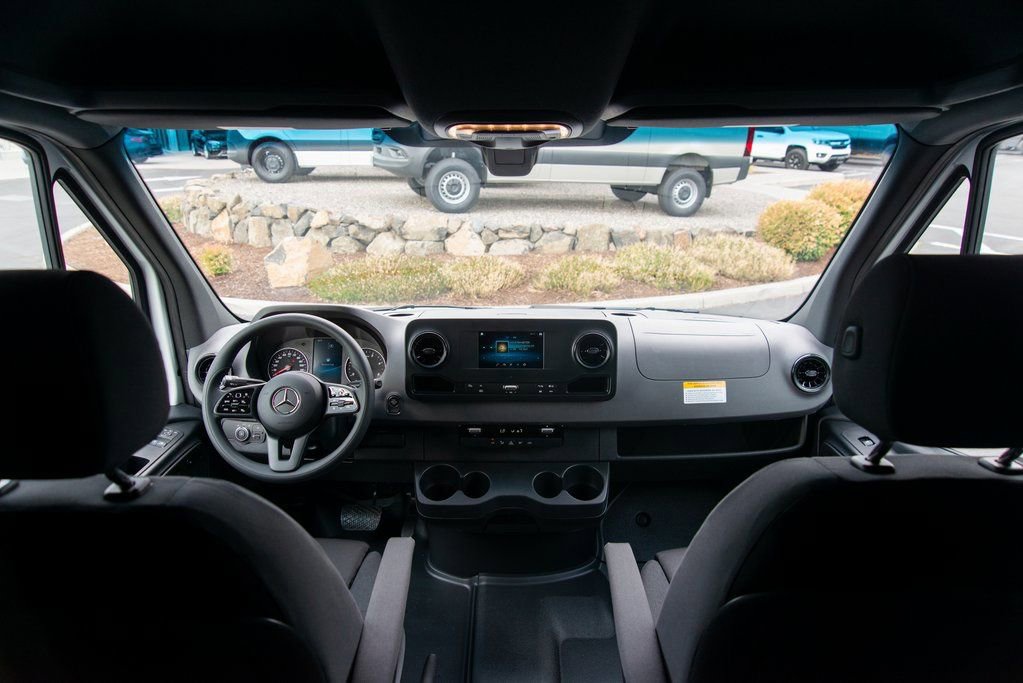 Used 2024 Mercedes-Benz Sprinter 2500 image 26