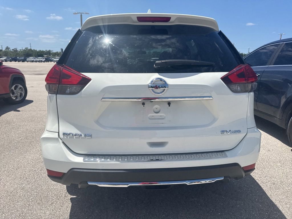 Used 2017 Nissan Rogue SV image 5