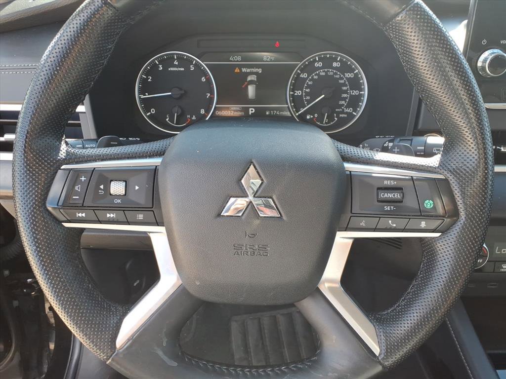 Used 2023 Mitsubishi Outlander SE image 25