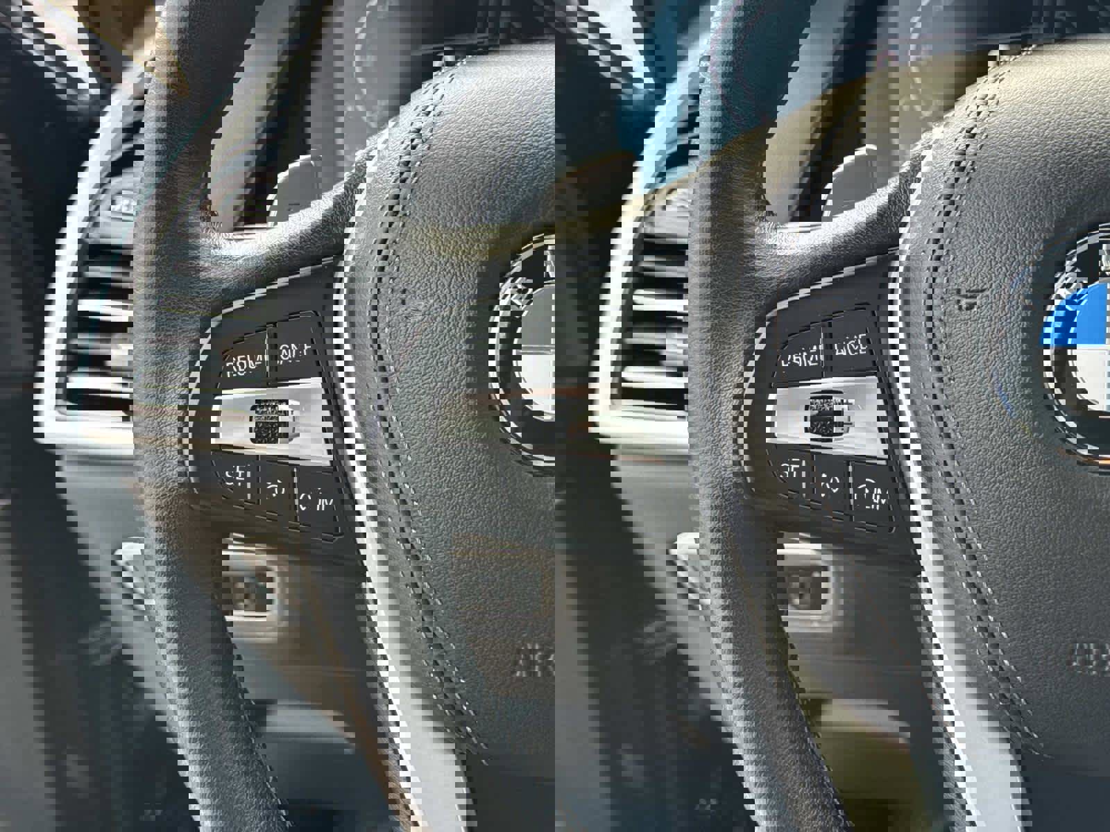 Used 2023 BMW X5 xDrive40i w/ Premium Package AWD/4WD image 22