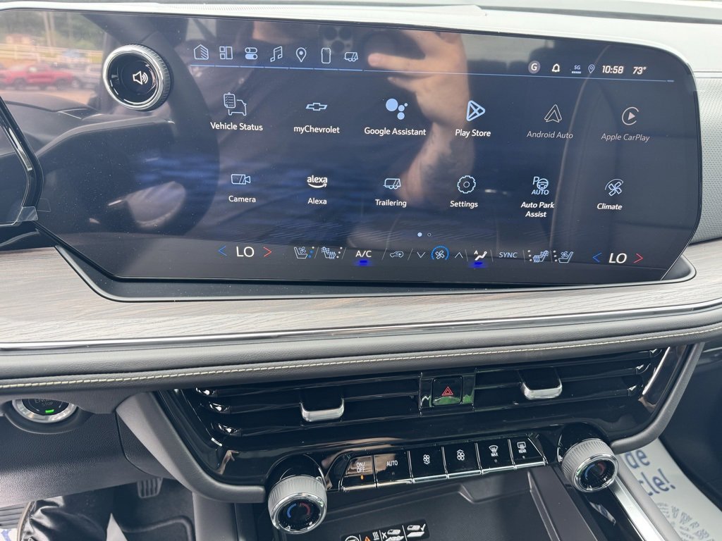 New 2025 Chevrolet Suburban Premier image 19