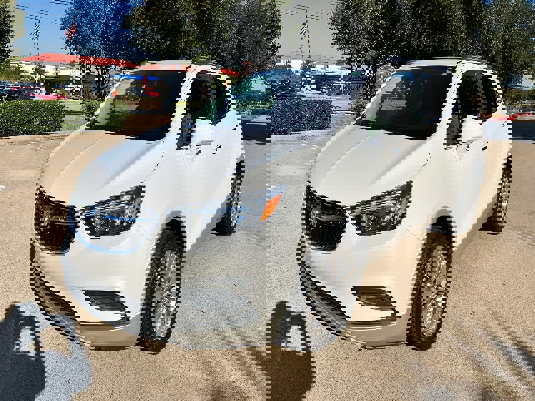 Used 2020 Buick Encore Preferred image 1