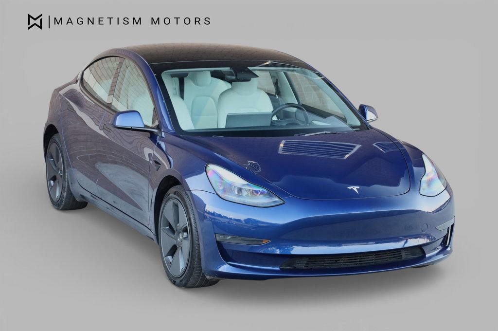 Used 2023 Tesla Model 3 Standard Range image 4