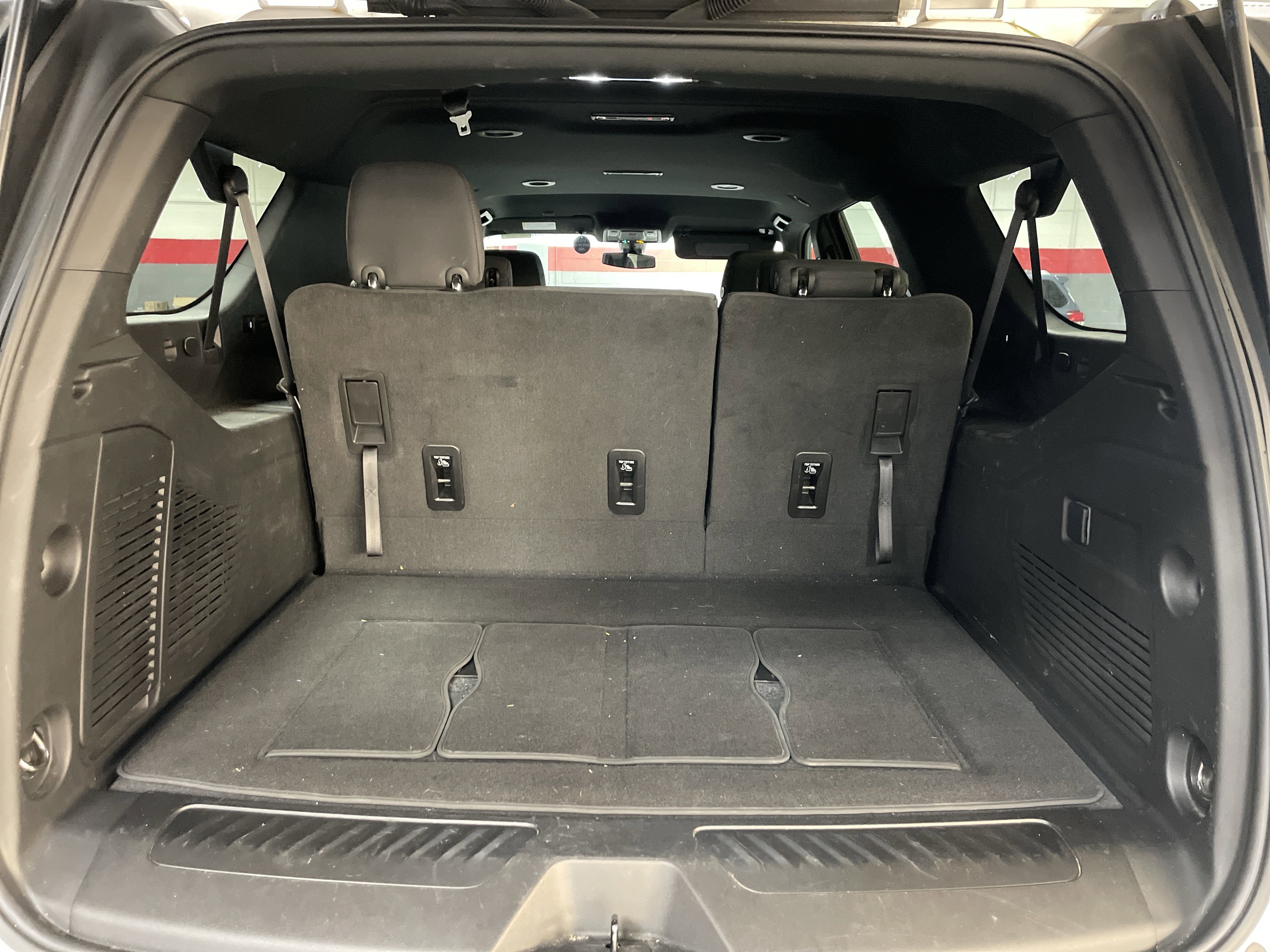 Used 2022 Chevrolet Suburban LS w/ Driver Alert Package RWD image 8