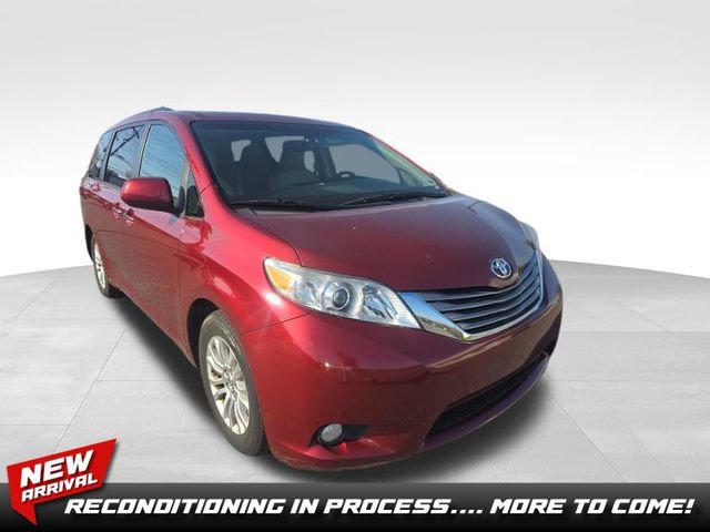 Used 2016 Toyota Sienna XLE