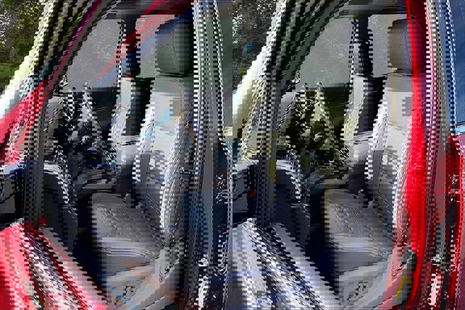 Used 2020 GMC Yukon Denali w/ Denali Premium Package image 23