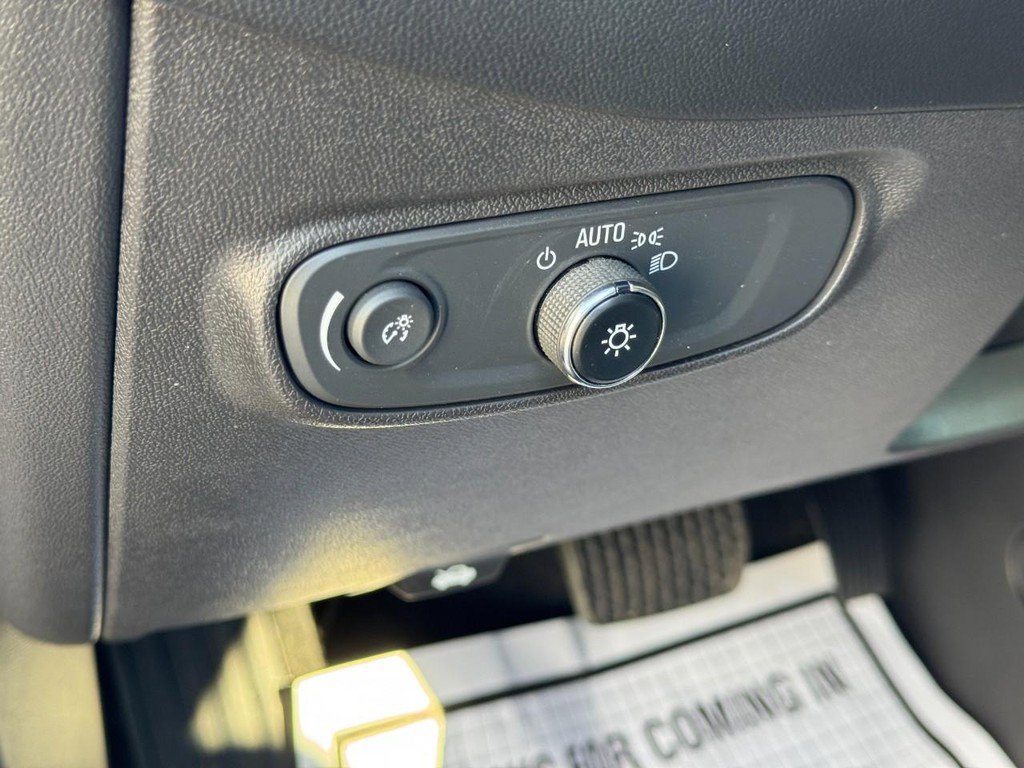 Used 2023 Chevrolet Equinox LS w/ LS Convenience Package image 20