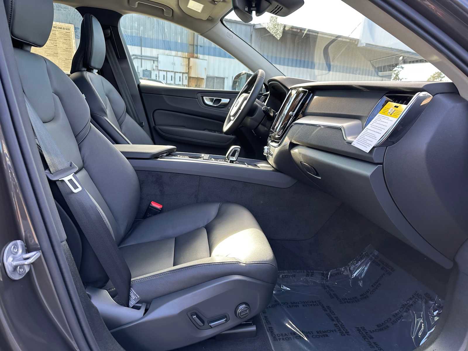 Used 2025 Volvo XC60 B5 Core w/ Protection Package Premier image 10