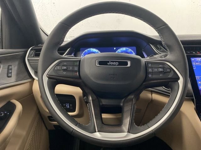 Used 2023 Jeep Grand Cherokee Limited w/ Luxury Tech Group II image 21