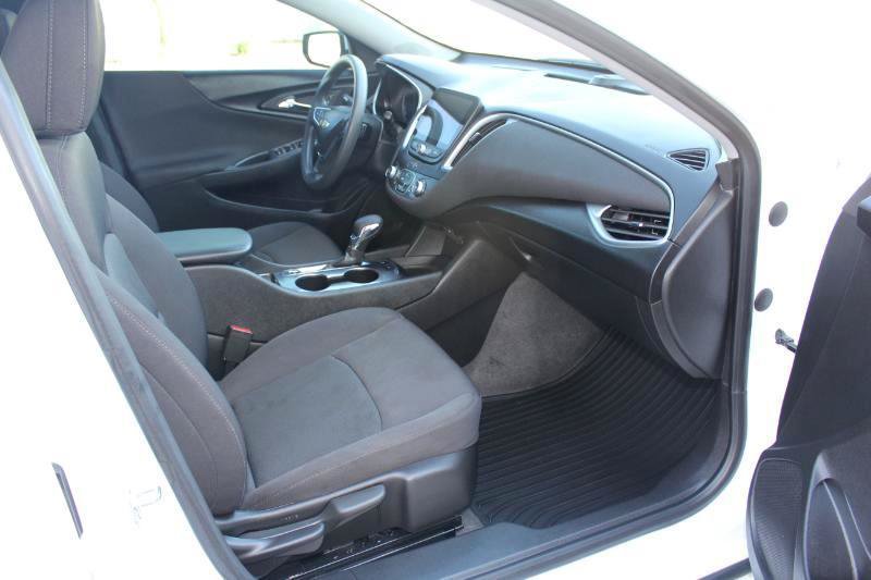 Used 2024 Chevrolet Malibu LS FWD image 17