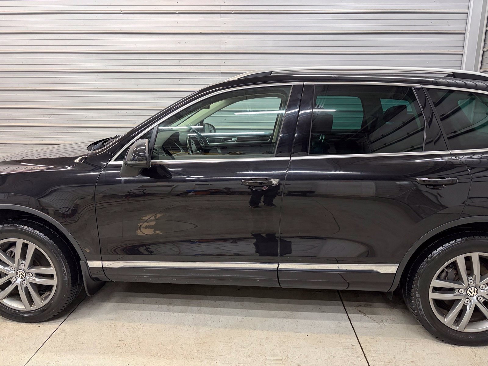 Used 2015 Volkswagen Touareg TDI AWD/4WD image 7
