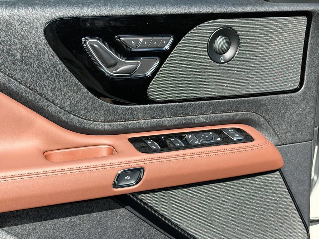 New 2026 Lincoln Aviator Reserve AWD/4WD image 22
