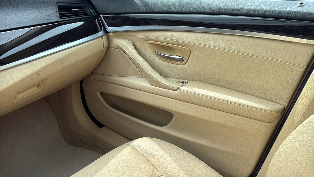 Used 2014 BMW 528i Sedan RWD image 30