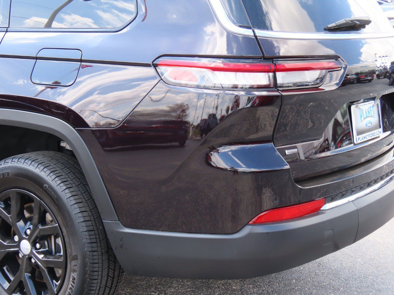 Used 2022 Jeep Grand Cherokee L Limited image 14