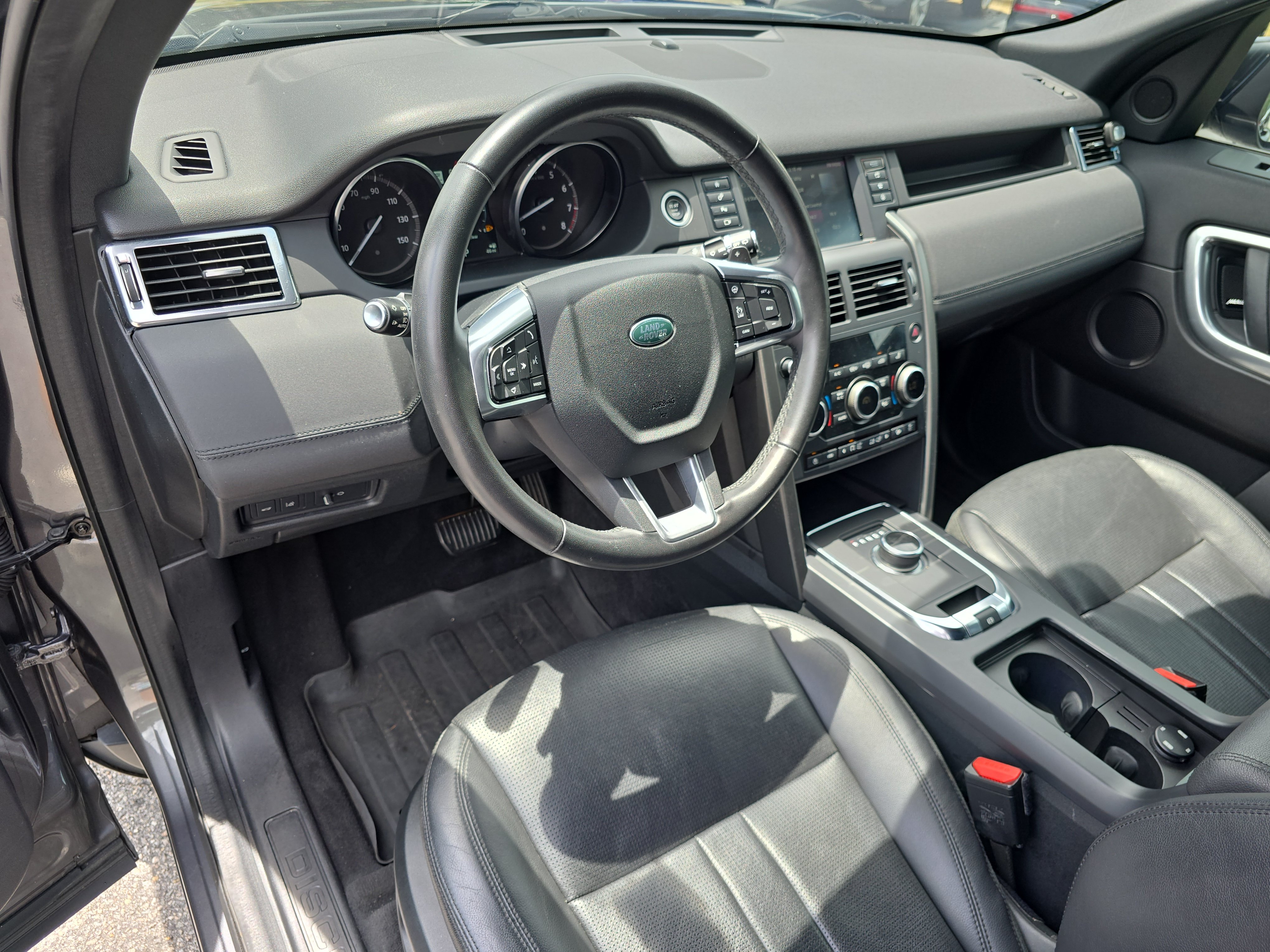 Used 2019 Land Rover Discovery Sport AWD/4WD image 16