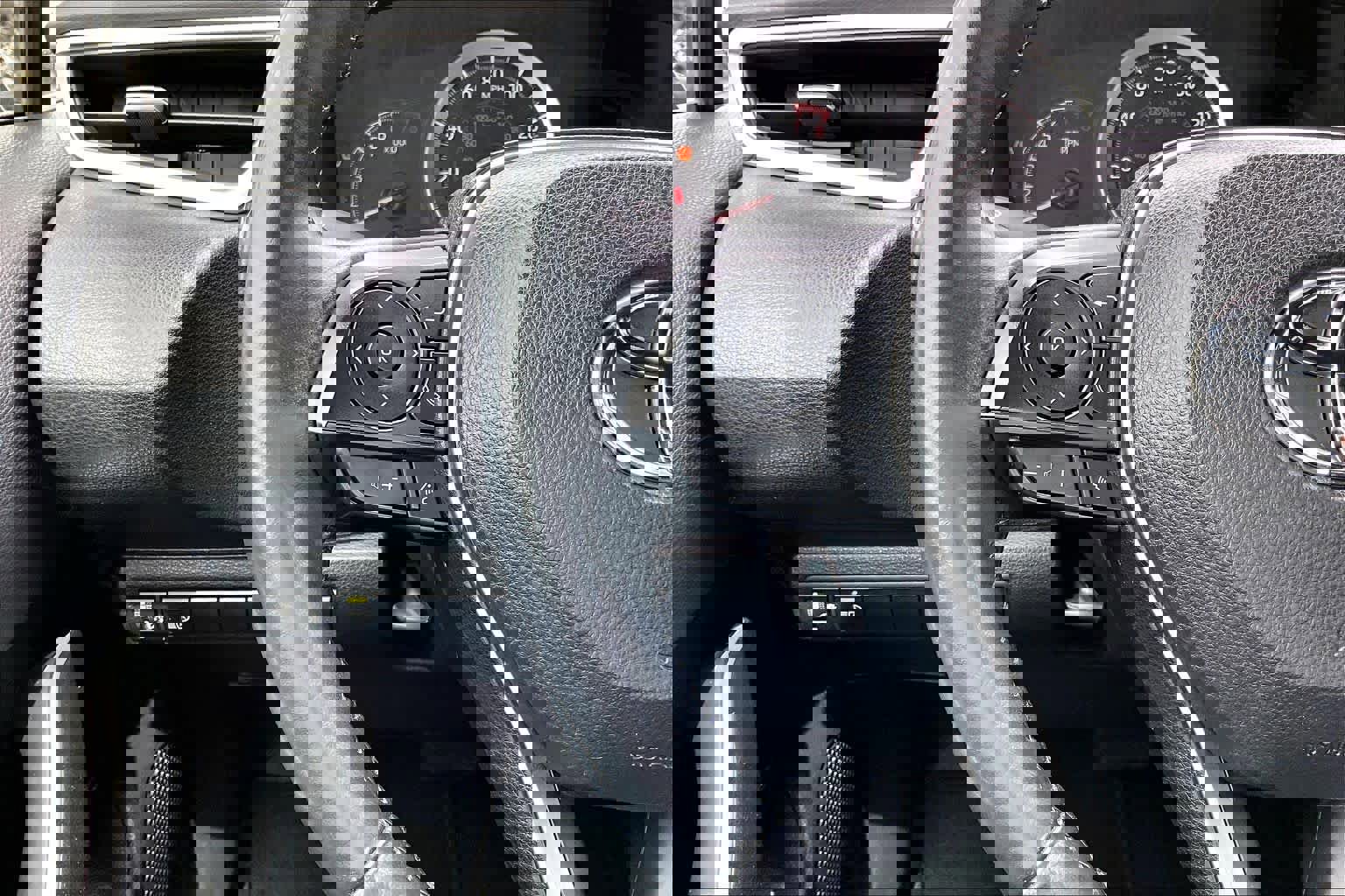 Used 2021 Toyota Corolla SE FWD image 24