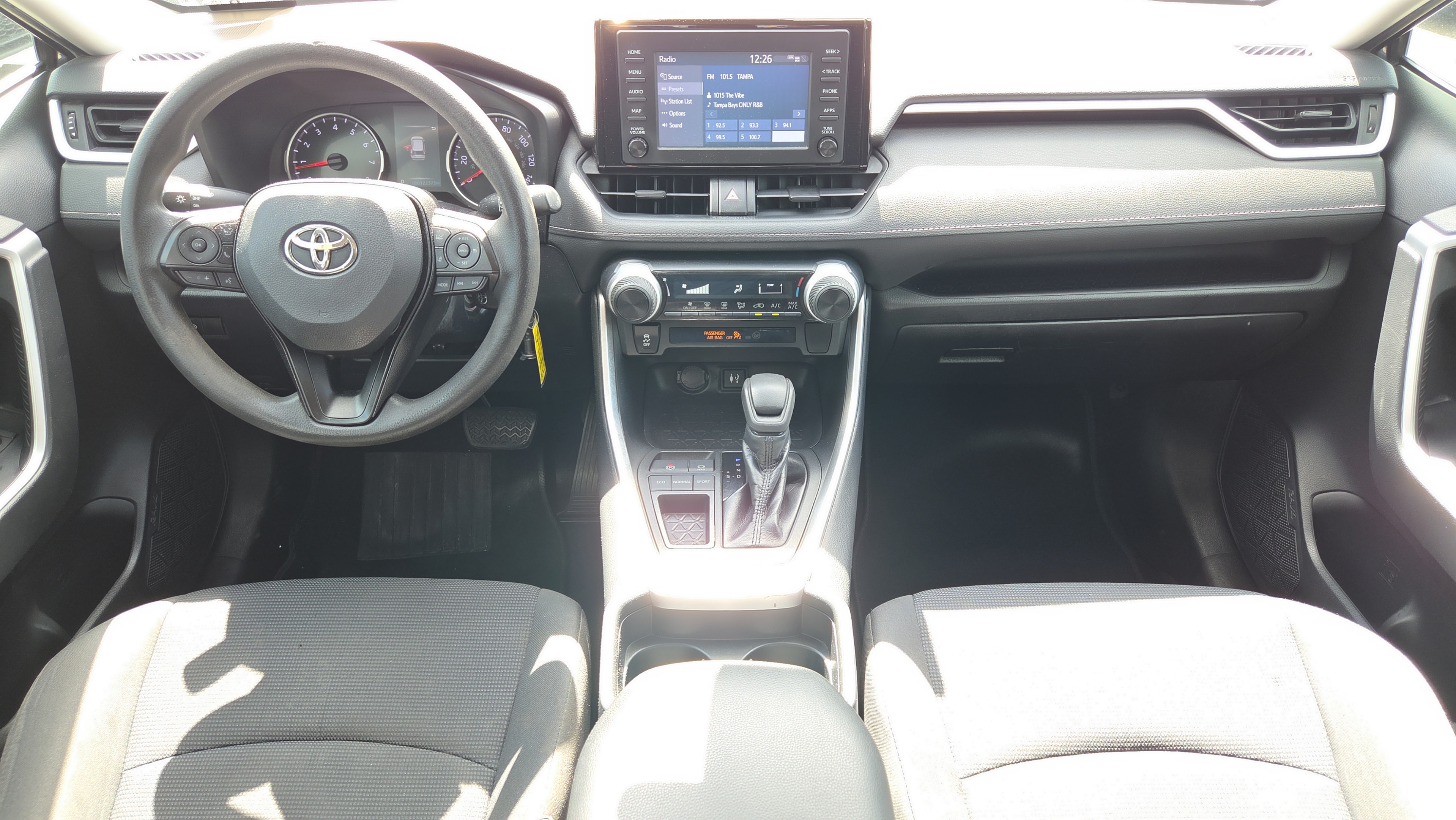 Used 2019 Toyota RAV4 LE FWD image 13