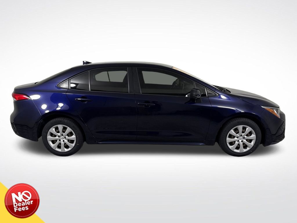 Used 2021 Toyota Corolla LE image 2