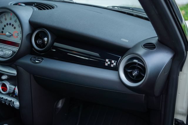 Used 2009 MINI Cooper John Cooper Works FWD image 33