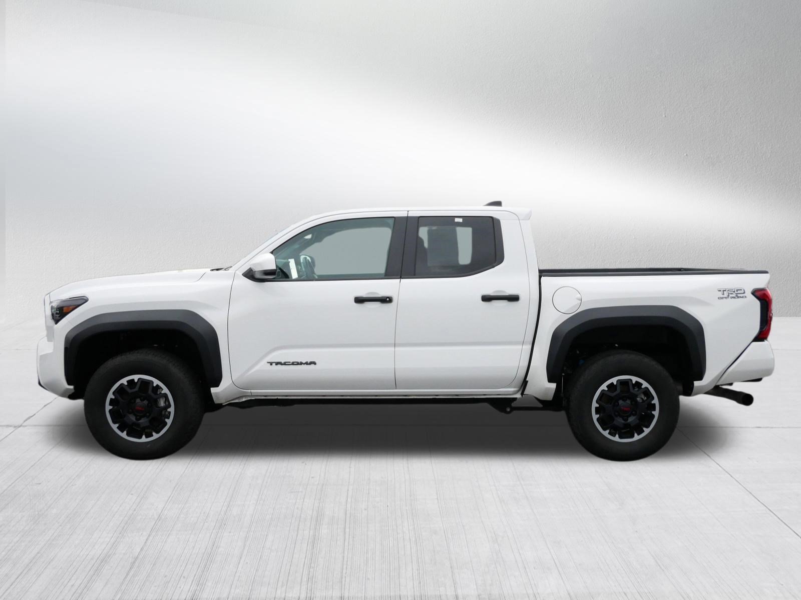 Certified 2024 Toyota Tacoma TRD Off-Road AWD/4WD image 4