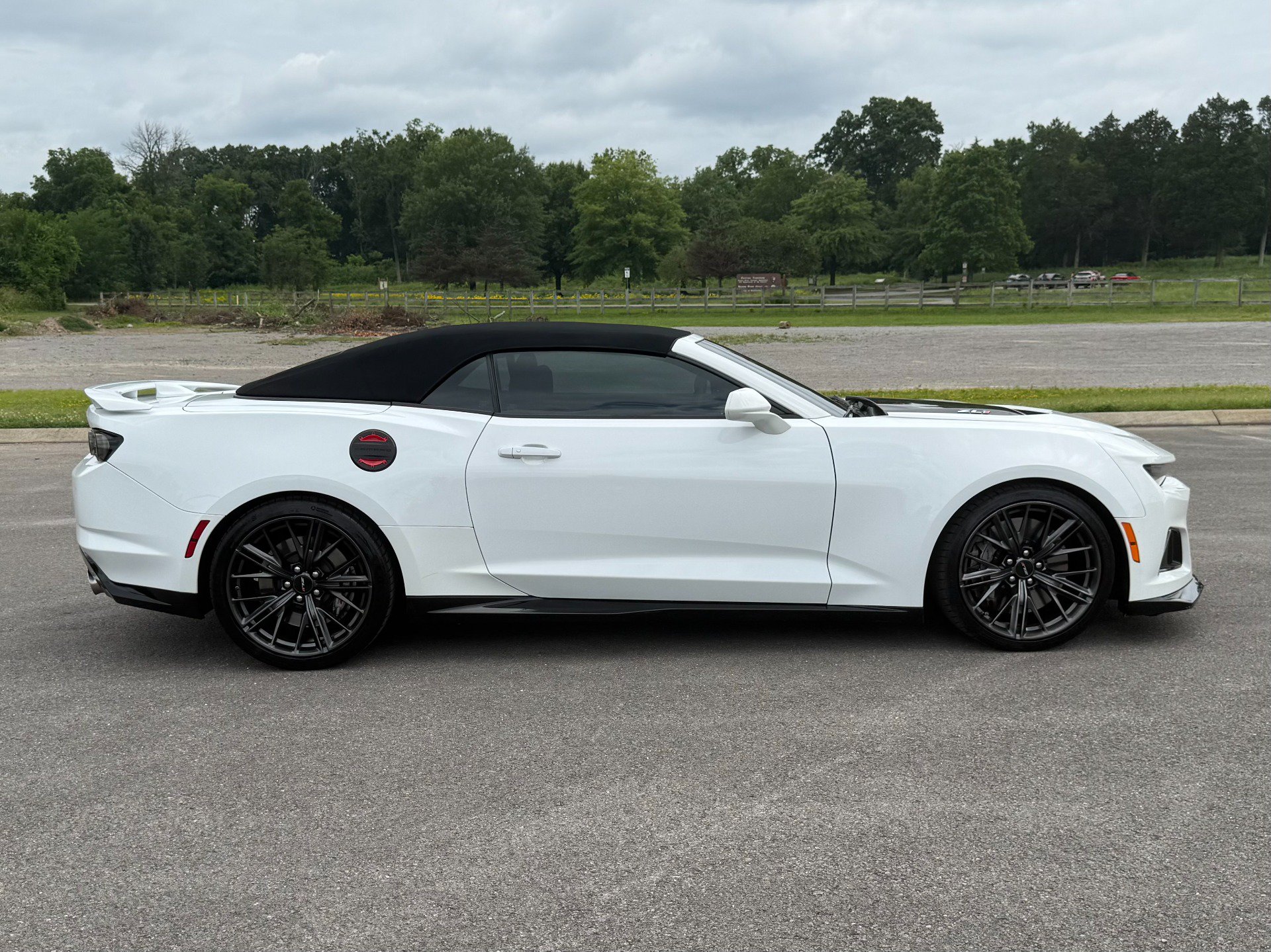 Used 2020 Chevrolet Camaro ZL1 RWD image 15