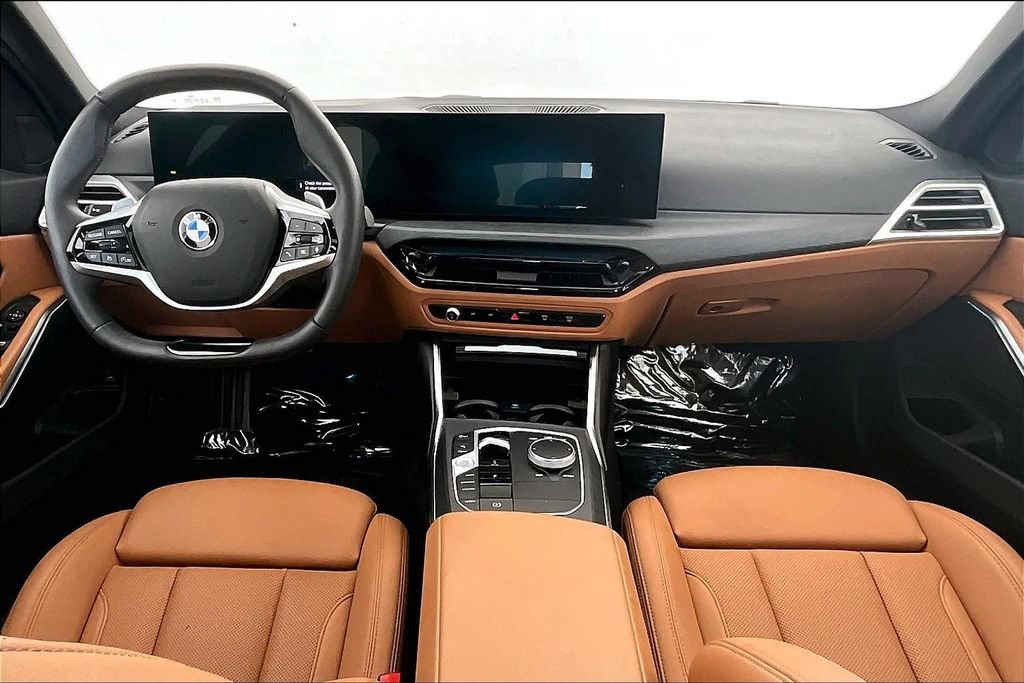 Used 2025 BMW 330i xDrive Sedan w/ Convenience Package AWD/4WD image 18