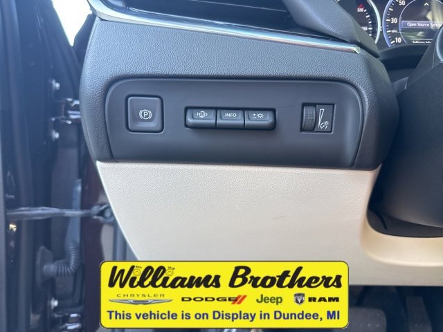 Used 2023 Buick Enclave Avenir w/ Avenir Technology Package image 17