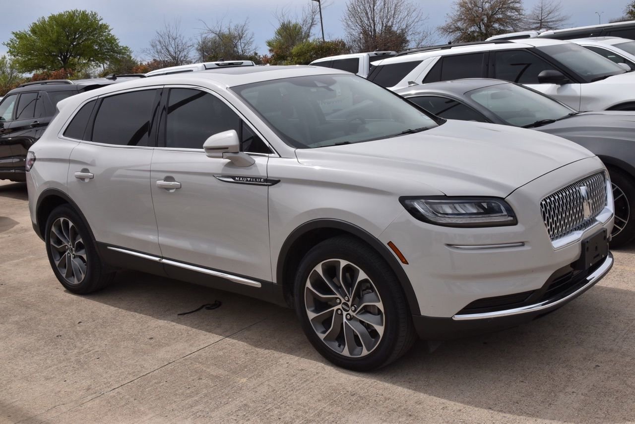 Used 2023 Lincoln Nautilus Reserve image 5