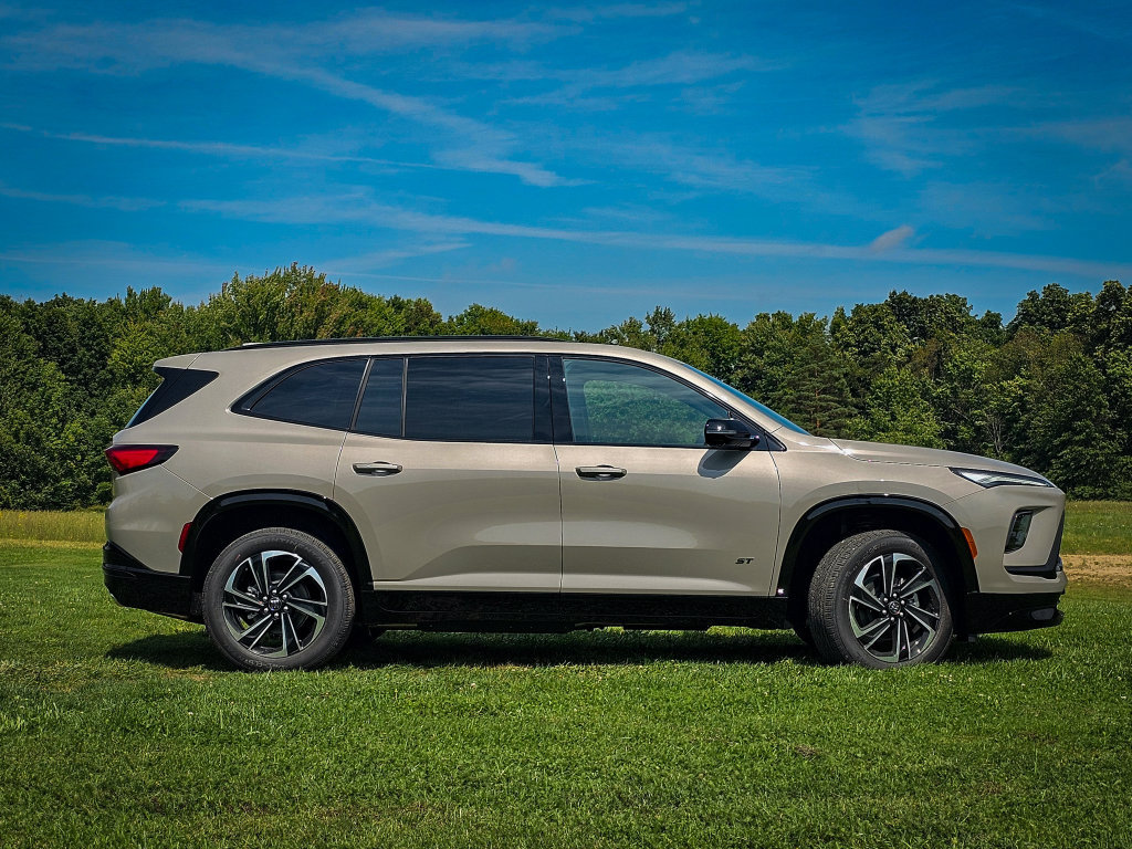 New 2027 Buick Enclave Sport Touring w/ Power Package AWD/4WD image 2