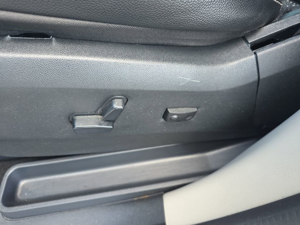 Used 2019 Dodge Grand Caravan SXT image 18