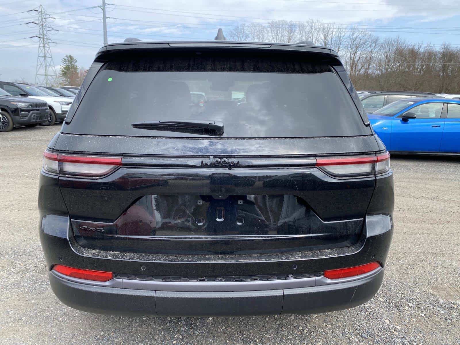 New 2026 Jeep Grand Cherokee Altitude AWD/4WD image 4